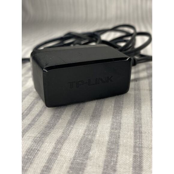 TP-LINK TL-SG1005D 5-Port Gigabit Desktop Switch Working - Picture 3 of 6